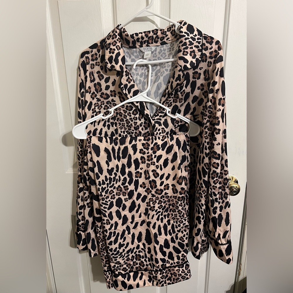 Sofia Vergara Woman’s Plus Size Intimates Sleepwear